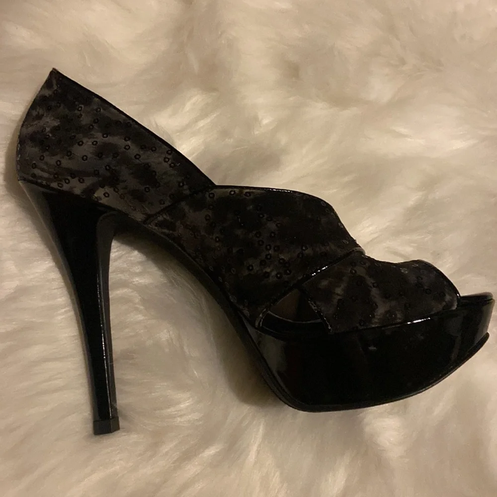 Guess‎ High Heal shoes